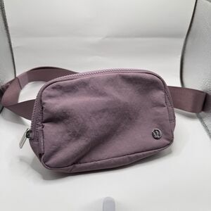 Lululemon Everywhere Belt Bag, 1L (Misty Pink)